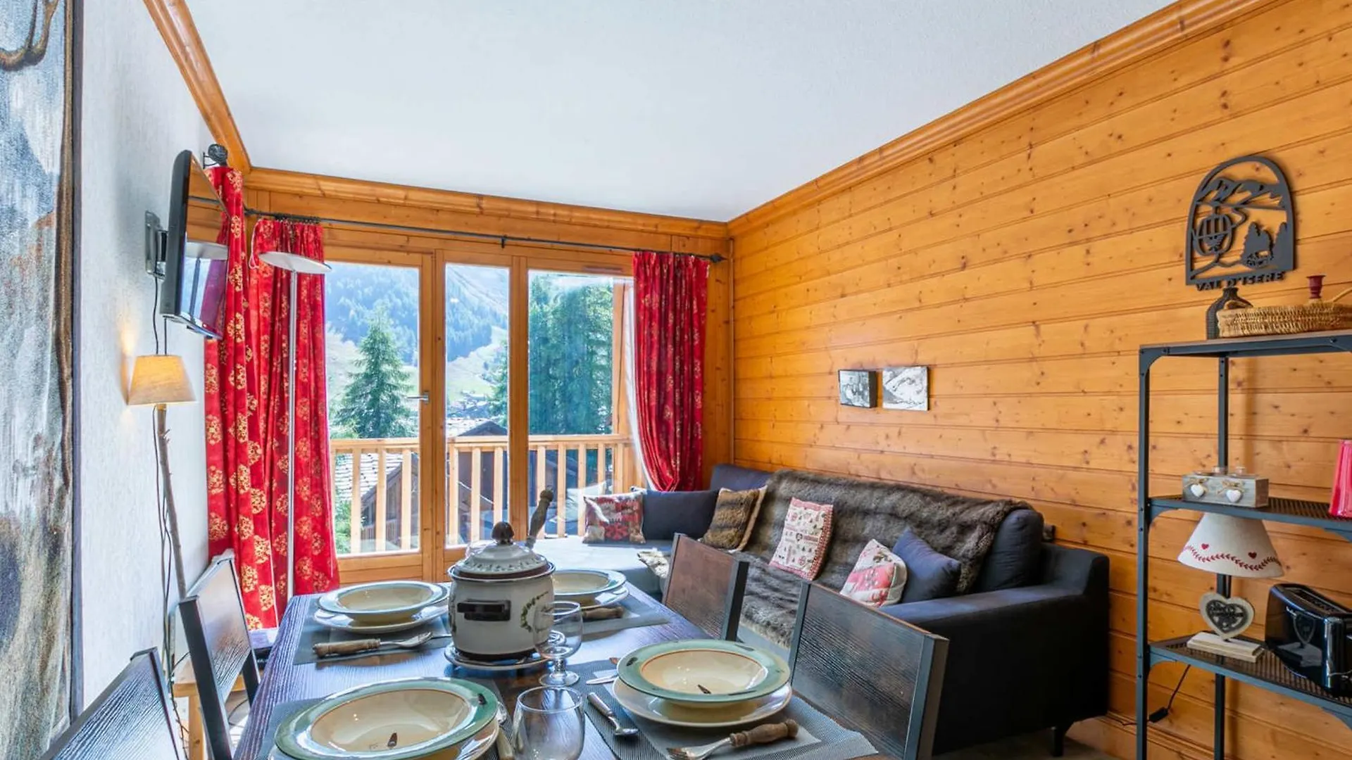 Charmant 3 Pieces Avec Balcon, Vue, Et Wifi A Val-D'Isere - Fr-1-694-201