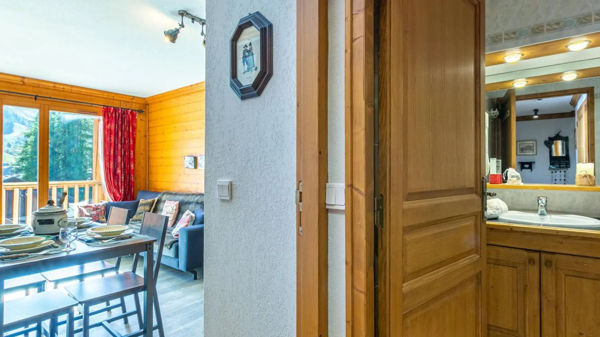 Charmant 3 Pieces Avec Balcon, Vue, Et Wifi A Val-D'Isere - Fr-1-694-201